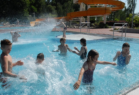 Impressionen aus dem Dreibrückenbad- Wasserrutsche (Foto: F. Schneeweiß)