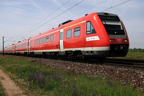 Bahn&nbsp;&copy;&nbsp;844190_regional-express_kurfoto_pixelio