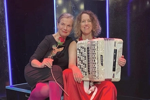 Schrecklich-nette-Weihnachten_Astrid-Höschel-Bellmann_web.jpg